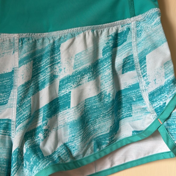 Ivivva Shorts size 14 EUC - Picture 2 of 4